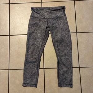Lululemon Women's 4 Gray Compression Athletic Tights